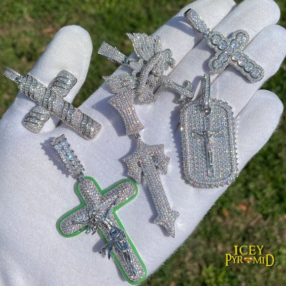 NEW | Military Style Jesus Cross Iced Out Pendant - Picture 4 of 7